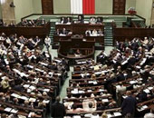 برلمان بولندا يمنح أعضائه ووزير العدل سلطة تعيين القضاة