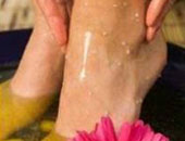 خبيرة تجميل تقدم عددا من النصائح للعناية بالقدمين 