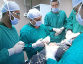 فريق طبى بالقاهرة يجرى 12 عملية استئصال أورام بالمجان لسيدات بأسوان