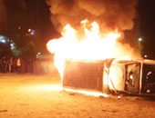تفحم سيارة ملاكى بعد اشتعال النيران بها بطريق إسكندرية الصحراوى