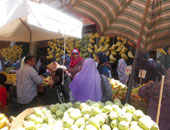 انخفاض سعر الجوافة والعنب واستقرار أسعار المانجو بسوق العبور