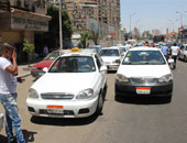 الإعلان عن تطبيق جديد لطلب السيارات الأجرة رغم اعتراضات "التاكسى الأبيض"