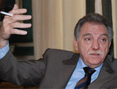 الرئيس.. الخصم الأول للمعارضة