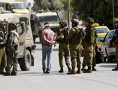 إسرائيل تعتقل ١٨ فلسطينيا  بالضفة الغربية