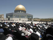 200 فلسطينى يغادرون غزة لأداء الصلاة بالمسجد الأقصى