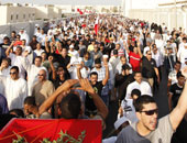 حبس ناشطة بحرينية 3 وتغريمها 3 آلاف دينار لتمزيقها صورة الملك