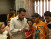 بالفيديو والصور.. ننشر التفاصيل الكاملة لخطف أطفال أيتام وشحنهم لرابعة.. المتهم: دورى اقتصر على تجميعهم.. والأطفال: الإخوان وعدونا بـ100 جنيه ووجبة.. ومأمور قسم شبرا: الأطفال أكدوا ذهابهم للاعتصام