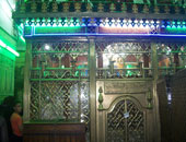 خدام المقامات فى عشق "سيدنا النبى".. عم "ممدوح" أقدم خادم مقام فى مصر.. السيدة نفيسة "مقام النجوم .. "عم رضا" موسوعة عن "آل البيت".. و"أم حسن" ربنا اخترنى لخدمة "سيدنا الحسين" 