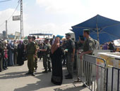 إسرائيل تغلق معبر قلنديا أمام السيارات لمنع الوصول للقدس