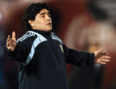 "مارادونا" يستعين بـ"مورينيو" لوضع خطة الأرجنتين