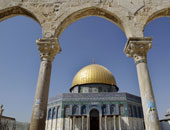 المطران حنا: مدينة القدس ستبقى متميزة بوحدة أبنائها المسلمين والمسيحيين