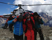 نيبال تعلن الحداد على أرواح متسلقى جبال إفرست لقوا حتفهم خلال زلزال