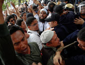 مظاهرة تطالب الجيش بالتخلى عن السلطة وعدم تأجيل الانتخابات فى تايلاند