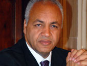 مؤتمر جماهيرى لقائمة فى حب مصر بالقليوبية.. الحضور يقفون دقيقة حداد على ضحايا الإرهاب.. مصطفى بكرى:يجب تكوين ائتلاف برلمانى مكون من 396عضوا.. طاهر أبو زيد:البرلمان المقبل يجب أن يعمل بكل جهده