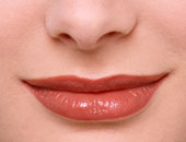 العادات الغذائية الخاطئة سبب لتشقق الشفايف