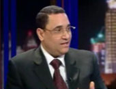 عبد الرحيم على يوضح حقيقة وقف برنامجه "الصندوق الأسود" مع أسامة كمال