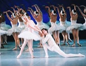 "الرقصة" عرض باليه للأمريكية "لوسندا  شيلدز" على مسرح دى لافيل بباريس