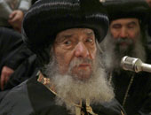 الكنيسة تؤيد مطالب الشعب فى جمعة الغد وتترك حرية المشاركة لأبنائها.. الأنبا بطرس فهيم:لا نتدخل فى العمل السياسى ودورنا يتوقف عند تثقيف أبنائنا.. وكمال زاخر:الكنيسة لا تمثل أية سلطة سياسية على الأقباط