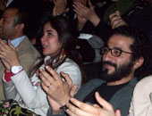 بالصور.. منى ذكى وأحمد حلمى يشاهدان "غنا للوطن"