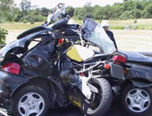 إصابة عارضة الأزياء الأسترالية ميراندا كير فى حادث سيارة فى لوس أنجلوس