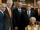 كلينتون يحتفل مع ما نديلا بعيد ميلاده.. ويشيد بتنظيم البطولة