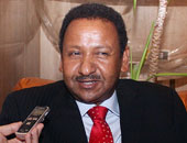 وزير استثمار السودان:التكامل الاقتصادى سيتصدر قمة "البشير- السيسى" غدا