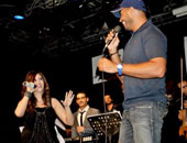 بالصور.. خالد سليم يشارك نيهال نبيل فى حفلها بالصاوى