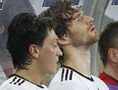 بالصور.. الحزن والبكاء يسيطران على لاعبى ألمانيا