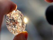 خبير فرنسى يؤكد صعوبة التمييز بين الماس الحقيقى والصناعى