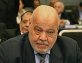 أزمة القضاء تدخل النفق المظلم بعد الحديث عن تخفيض سن القضاة والإطاحة بكبار السن..رؤساء أندية الأقاليم يلتقون مكى للوقوف على مستجدات أزمة النائب العام..ويقدمون مقترحاتهم بتعديل قانون السلطة القضائية 