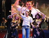 سفير مصر فى أستراليا يحتفل بالمطرب حكيم