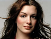 Anne Hathaway لتقوم بتجسيد قصة حياة النجمة Judy Garland!