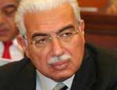 كيف يعيش يا د. «نظيف»؟