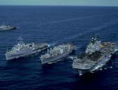 سفينتان حربيتان أمريكية وكندية تبحران عبر مضيق تايوان