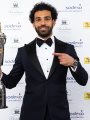 مصر فرحانة بابنها محمد صلاح.. الفرعون يتسبب فى فرحة عارمة لجموع المصريين.. المقاهى فى مصر تشتعل لحظة الإعلان عن فوز "بيكاسو" بجائزة أفضل لاعب فى الدورى الإنجليزى.. ونجوم الفراعنة يشيدون بالإنجاز الكبير مصر فرحانة بابنها محمد صلاح.. الفرعون يتسبب فى فرحة عارمة لجموع المصريين.. المقاهى فى مصر تشتعل لحظة الإعلان عن فوز "بيكاسو" بجائزة أفضل لاعب فى الدورى الإنجليزى.. ونجوم الفراعنة يشيدون بالإنجاز الكبير