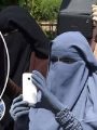 سيدات يرتدين النقاب سيدات يرتدين النقاب