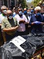 مراسلو "اليوم السابع" يرصدون كواليس جنازة ودفن الراحلة رجاء الجداوى.. فيفى عبدة وميرفت أمين ودلال عبد العزيز أول الحاضرين.. والمساعدة الخاصة للفنانة الراحلة آخر المغادرات للمدافن.. و"أميرة" تشكر الرئيس.. فيديو مراسلو "اليوم السابع" يرصدون كواليس جنازة ودفن الراحلة رجاء الجداوى.. فيفى عبدة وميرفت أمين ودلال عبد العزيز أول الحاضرين.. والمساعدة الخاصة للفنانة الراحلة آخر المغادرات للمدافن.. و"أميرة" تشكر الرئيس.. فيديو