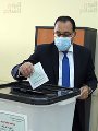 الحكومة تنتخب.. رئيس الوزراء يدلى بصوته فى انتخابات مجلس النواب.. مدبولى يدعو المصريين للمشاركة.. وزراء المالية والتضامن والكهرباء والتموين فى لجان الاقتراع.. ومفتى الجمهورية: المشاركة واجب وطنى الحكومة تنتخب.. رئيس الوزراء يدلى بصوته فى انتخابات مجلس النواب.. مدبولى يدعو المصريين للمشاركة.. وزراء المالية والتضامن والكهرباء والتموين فى لجان الاقتراع.. ومفتى الجمهورية: المشاركة واجب وطنى