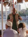 جانب من تقديم شرح للحاضرين