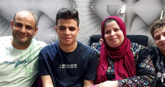 الأول على الثانوية العامة مكفوفين: القرآن وتنظيم الوقت سر تفوقى.. فيديو