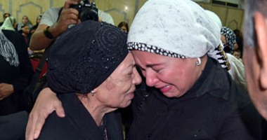وزير الثقافة ونجوم الفن فى عزاء نجل الفنانة رجاء حسين والفنان سيف عبد الرحمن