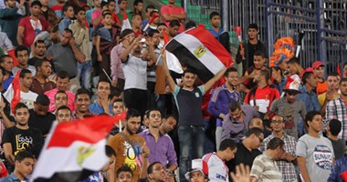 40 مشجعا مع المنتخب أمام الكونغو فى ملعب "كينتلى"