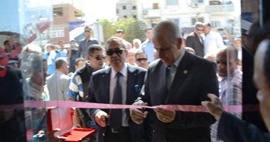 محافظ الوادى الجديد يفتتح أحدث مركز لتكنولوجيا البصريات