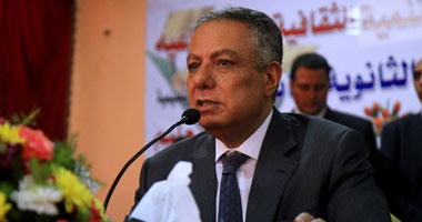 وزير التعليم يكرم المعلمين المشاركين فى تعديل "قانون التعليم"