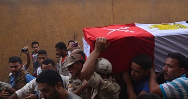 أهالى شهيد سيناء بأسوان يهتفون "الشعب يريد إعدام الإخوان"