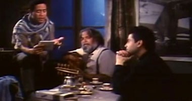 بالصور.. علشان يرجّعوا الزمان.. مجموعة شباب يطبعون أفيشات ألبومات وأفلام الثمانينيات على مفكرات ورقية.. بوجى وطمطم وأغانى الكوكتيل وشرائط الفيديو المسجلة ذكريات عادت للحياة