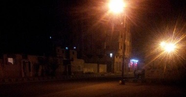 تمديد حظر التجوال بشمال سيناء يثير الجدل بين الأحزاب.. "الدستور" طالب بإلغائه وتراجع بعد أحداث العريش.. و"الوفد" يقترح تقليل عدد الساعات.. و"التجمع" يرد: كلام استفزازى يخدم الإرهاب