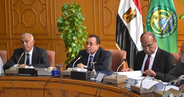 محافظ الإسماعيلية يشهد احتفالية تسليم 112 عقد تمليك وحدة بـ"إسكان الشباب"
