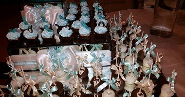 بالصور.. الـ"Candy table".. أحدث تقاليع حفلات الأفراح.. توضع فى مدخل القاعة إلى جوار الـ"guest book".. وتحتوى على كل أنواع الحلوى الصغيرة من "المارشيميلو" و"الكوكيز" و"البمبونى"