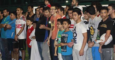 "قميص" الأهلى والزمالك فى تدريب المنتخب بالإمارات